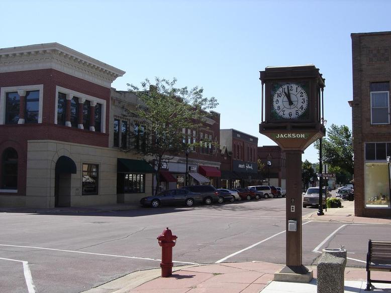 Jackson Apartments, Minnesota